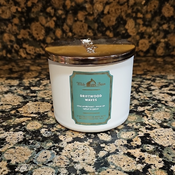 White Barn Driftwood Waves 3 Wick Candle - Picture 1 of 4